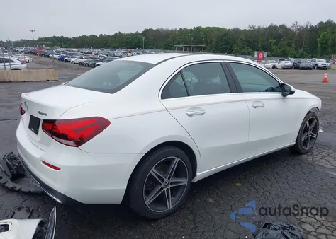 2019 Mercedes-Benz A 220 4Matic z USA, uszkodzony, nr VIN WDD3G4FB0KW035569